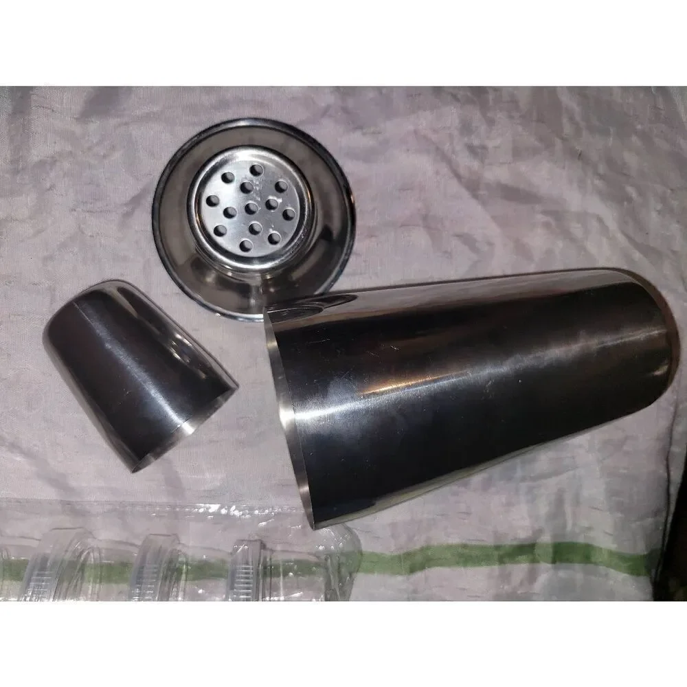 Drink mixologist mixer shaker
